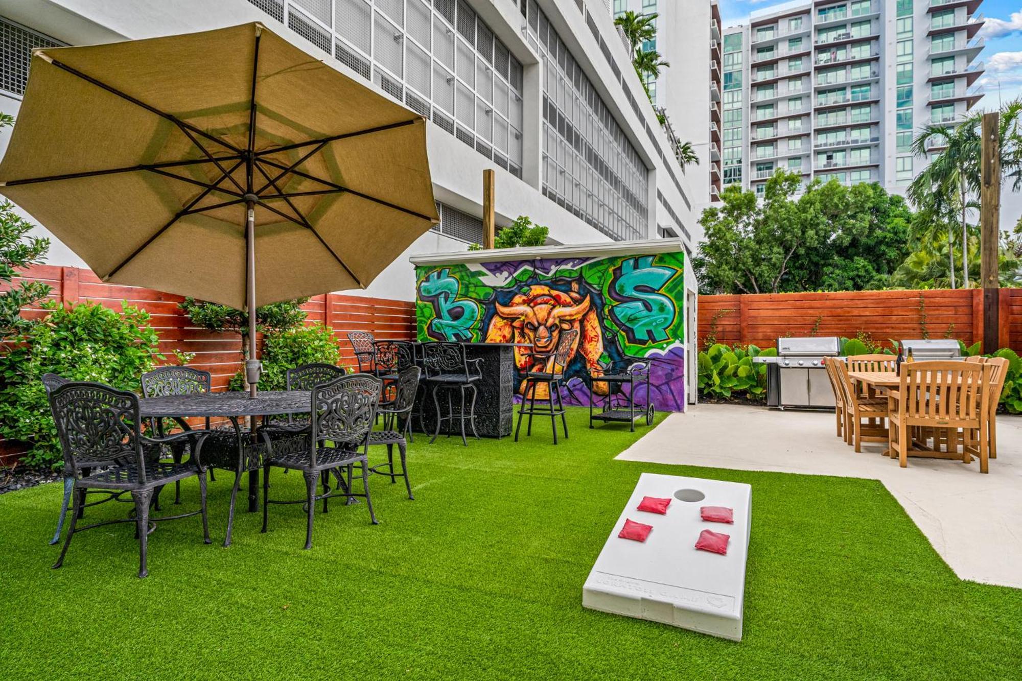 Вилла The Freedom House • Urban Oasis • Eclectic Retreat Форт-Лодердейл Экстерьер фото